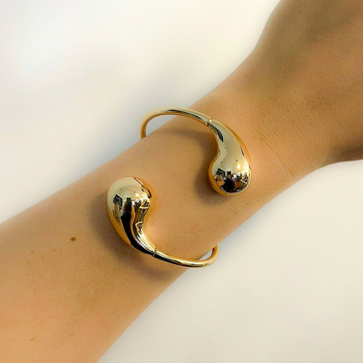 Omboo Tear Drop Gold Cuff